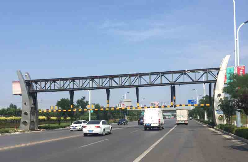 怒江道路限高杆