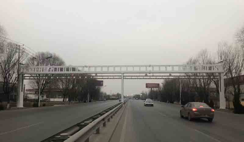 怒江公路限高杆